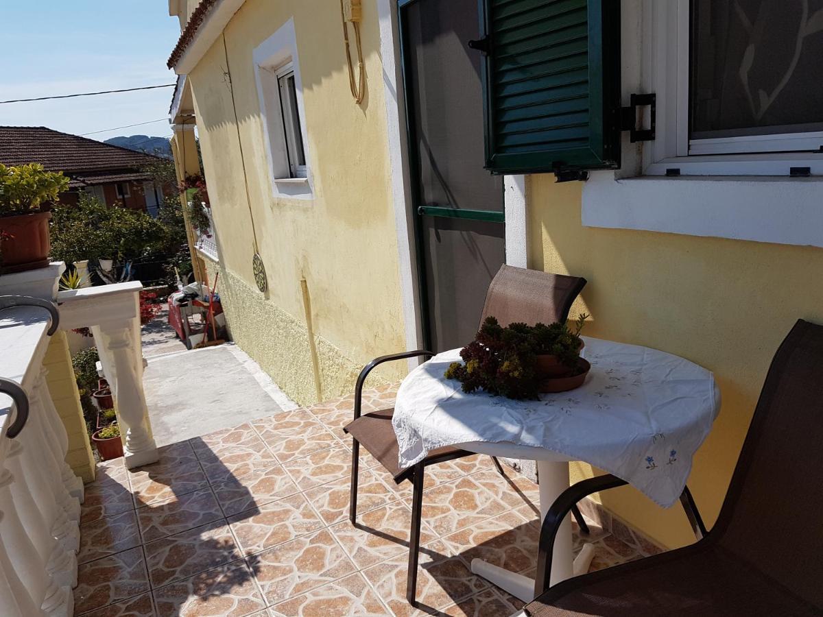Dimitris House Petriti公寓 外观 照片